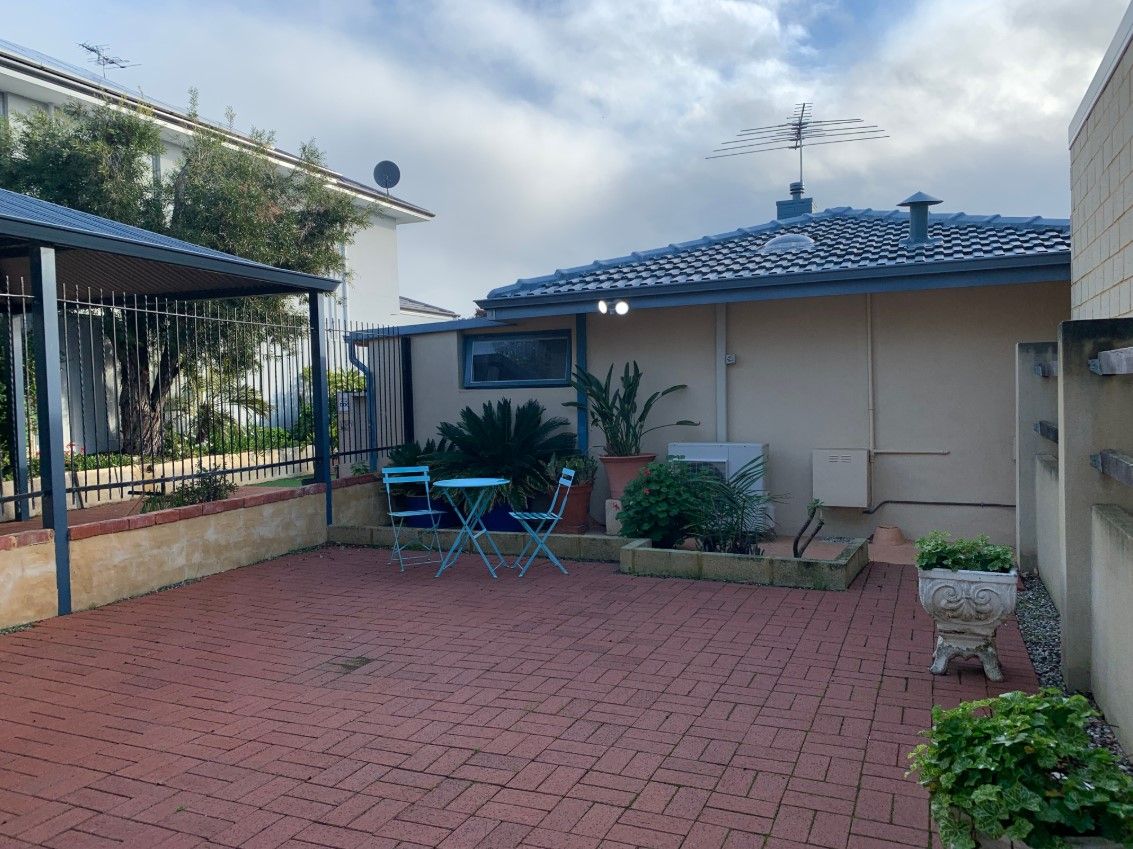 1A Barfield Place, Beaconsfield WA 6162, Image 2
