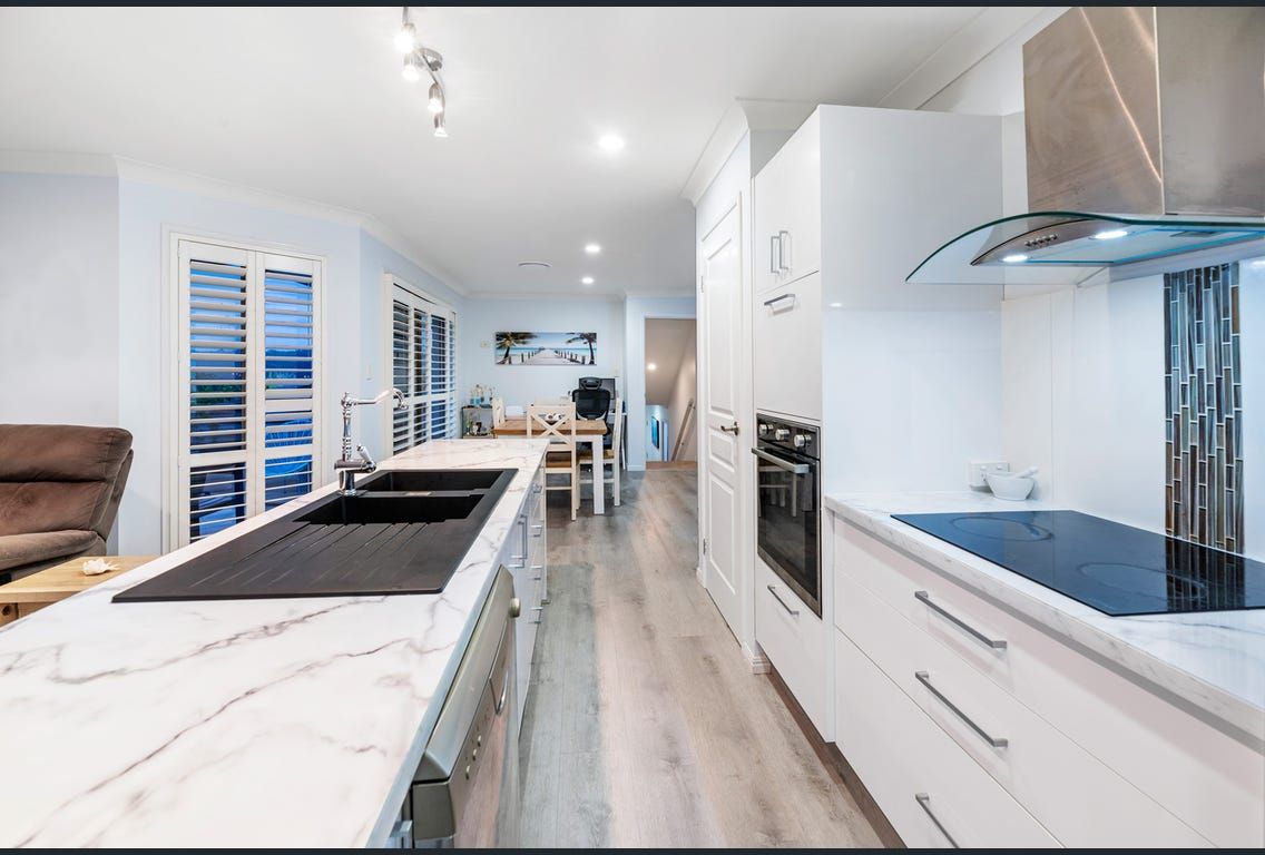 6 bedrooms House in 1 Bakara Lane UPPER COOMERA QLD, 4209