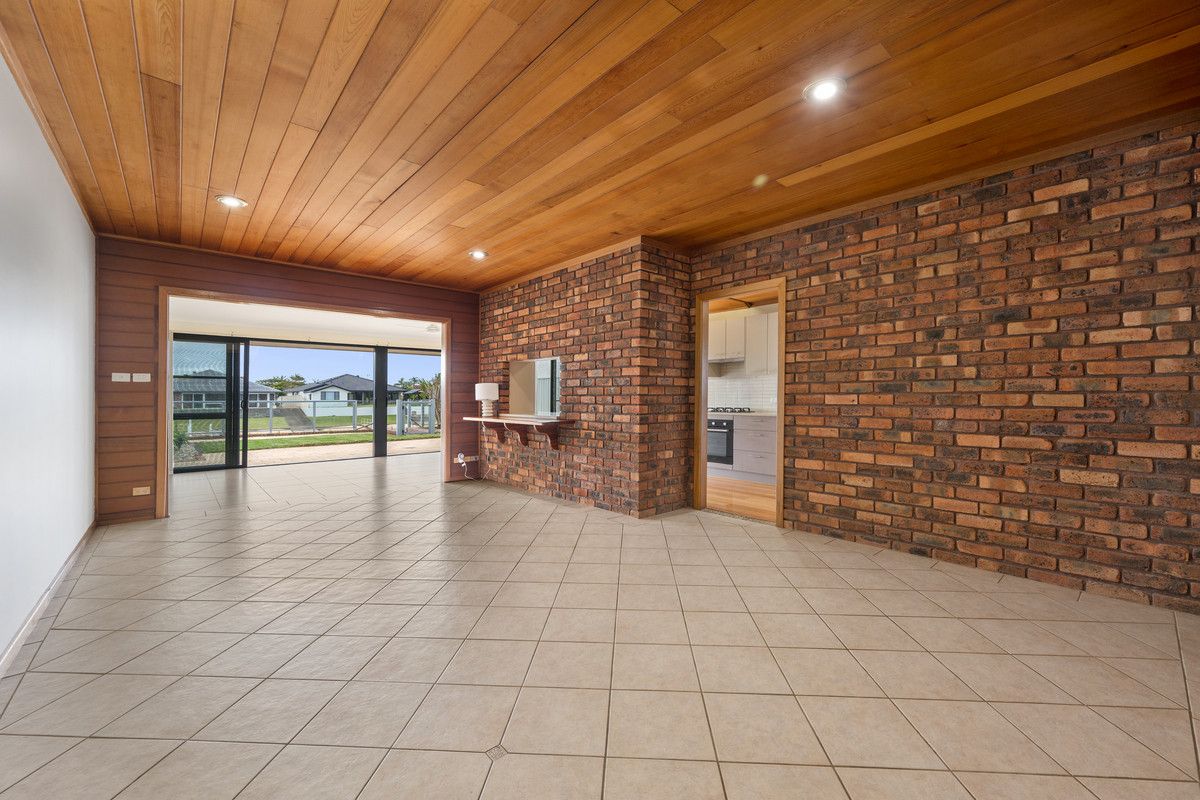 2/49 Ballina Crescent, Port Macquarie NSW 2444, Image 2