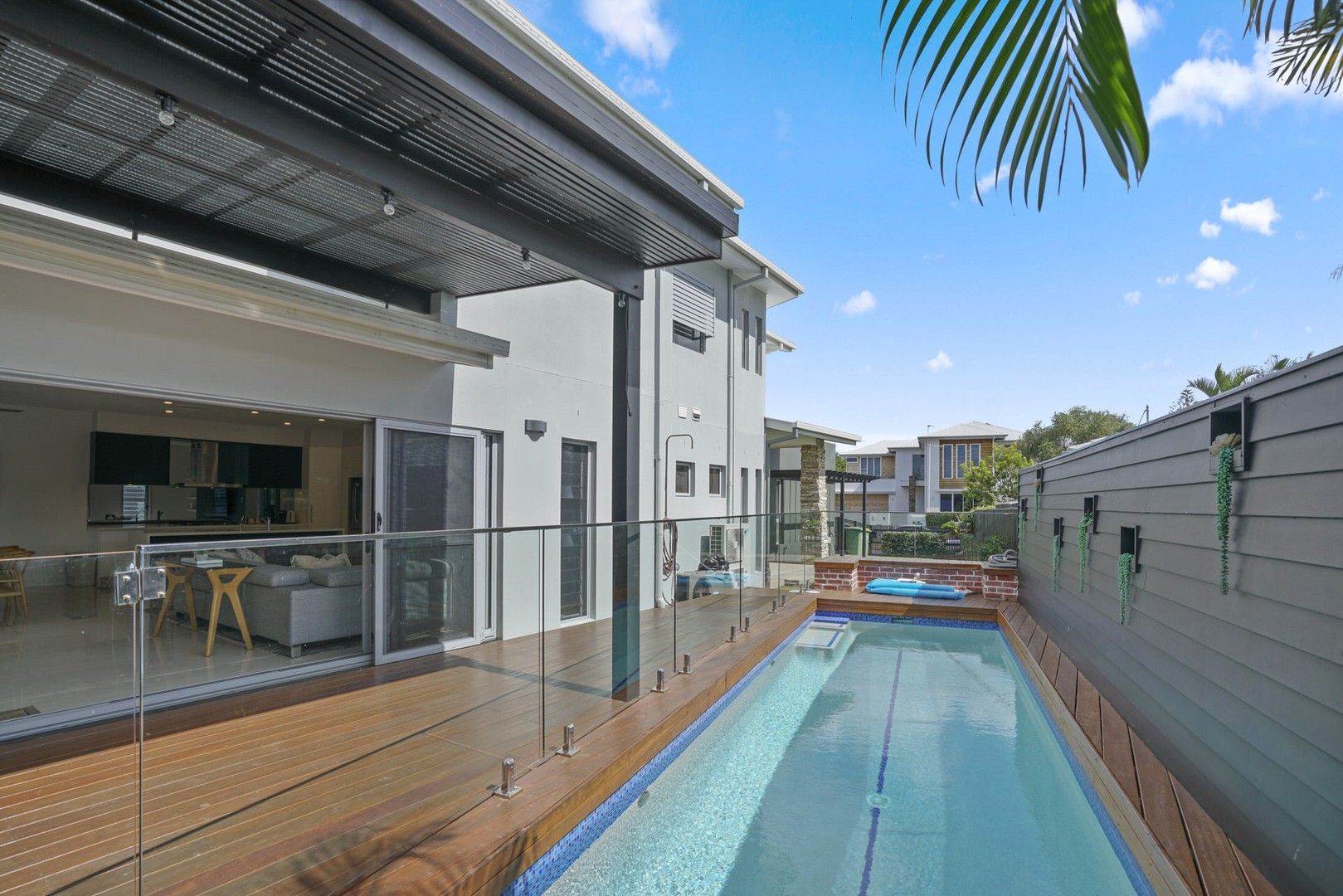 4 bedrooms Duplex in 1/43 Avanti Street MERMAID BEACH QLD, 4218