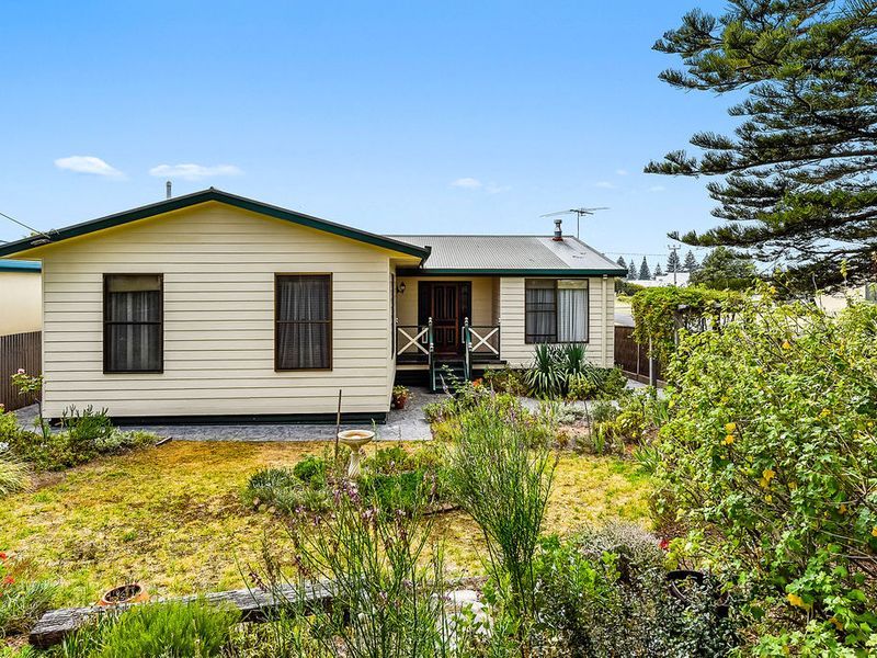 24 Railway Terrace, Beachport SA 5280, Image 0