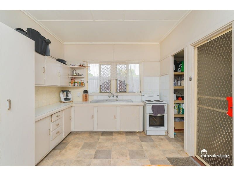 29 Hollingsworth Street, Kawana QLD 4701, Image 2