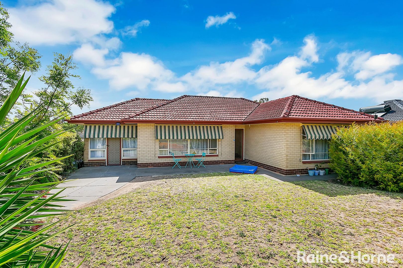 28 Roberts Road, Hackham Wes Property History & Address Research Domain