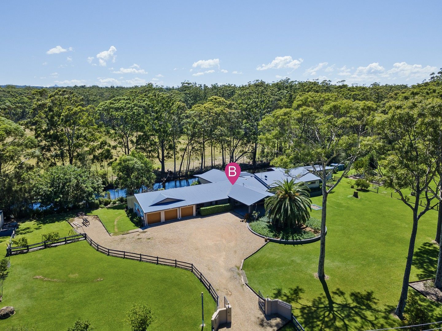 35 Princes Highway, Lake Tabourie NSW 2539, Image 0