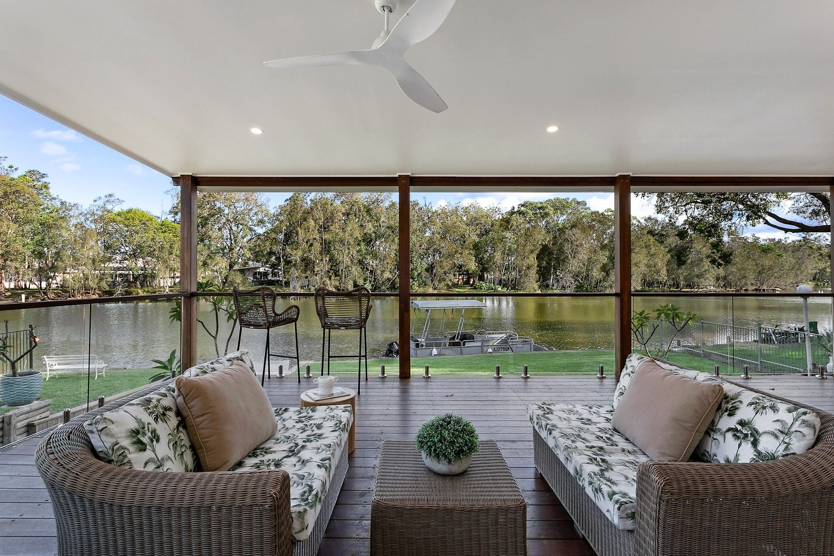 5 bedrooms House in 108 Geoffrey Road CHITTAWAY POINT NSW, 2261