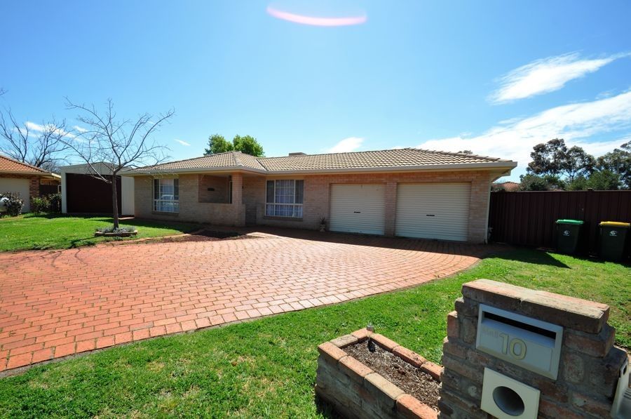 10 Giles Court, Dubbo NSW 2830, Image 0