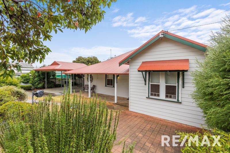 4 bedrooms House in 42 Marquis Street JUNEE NSW, 2663