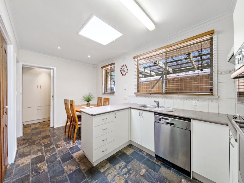 3 bedrooms House in 42 Denver Crescent ROWVILLE VIC, 3178