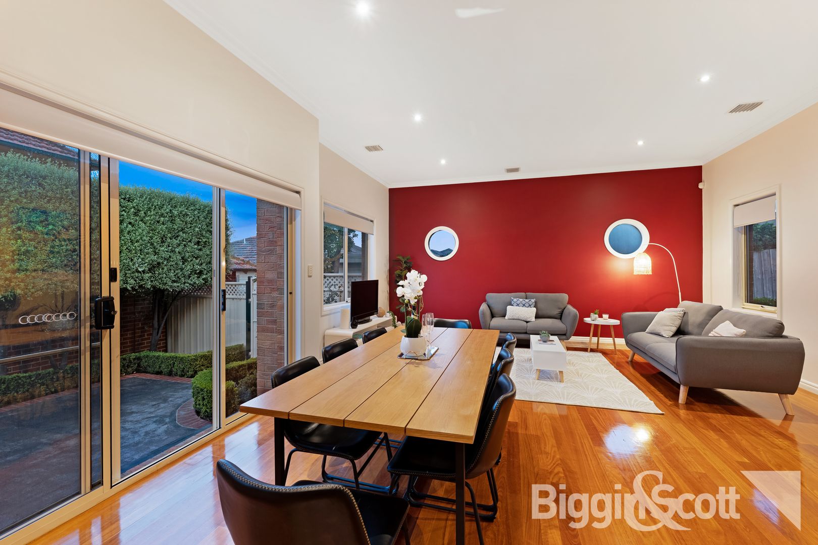 2/11 Bloomfield Avenue, Maribyrnong VIC 3032, Image 2