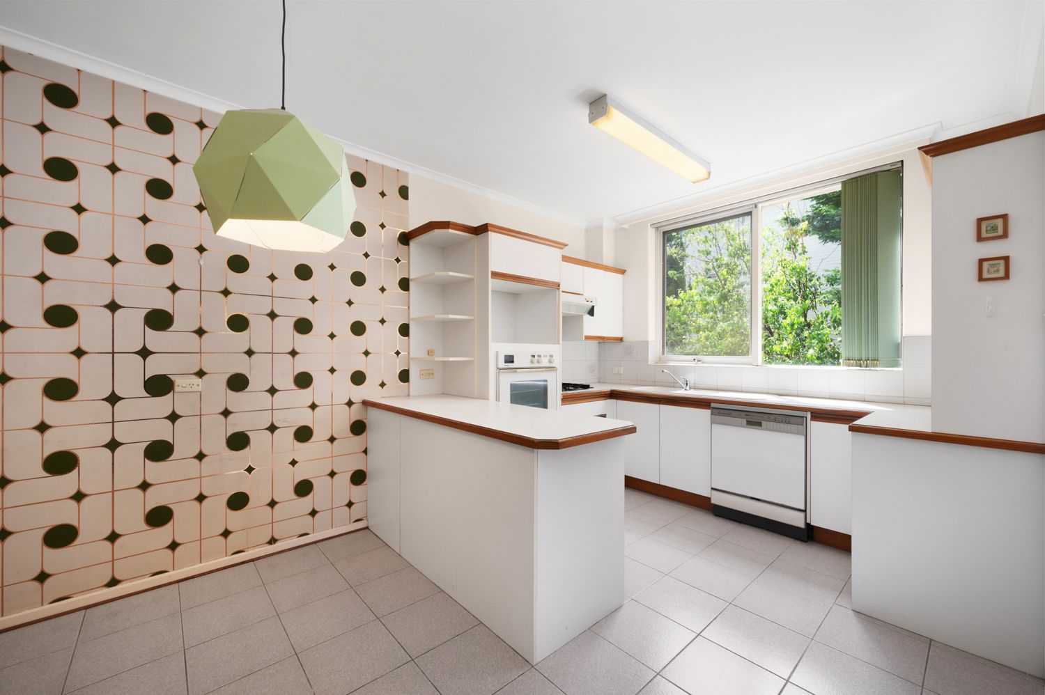 3 bedrooms Apartment / Unit / Flat in 1/6 Wando Grove ST KILDA EAST VIC, 3183