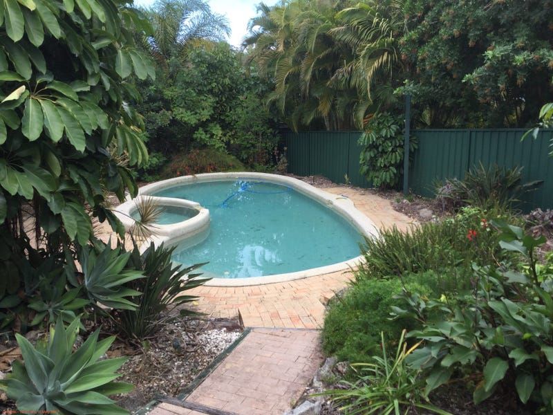 3 bedrooms House in 6 Balranald Court HELENSVALE QLD, 4212