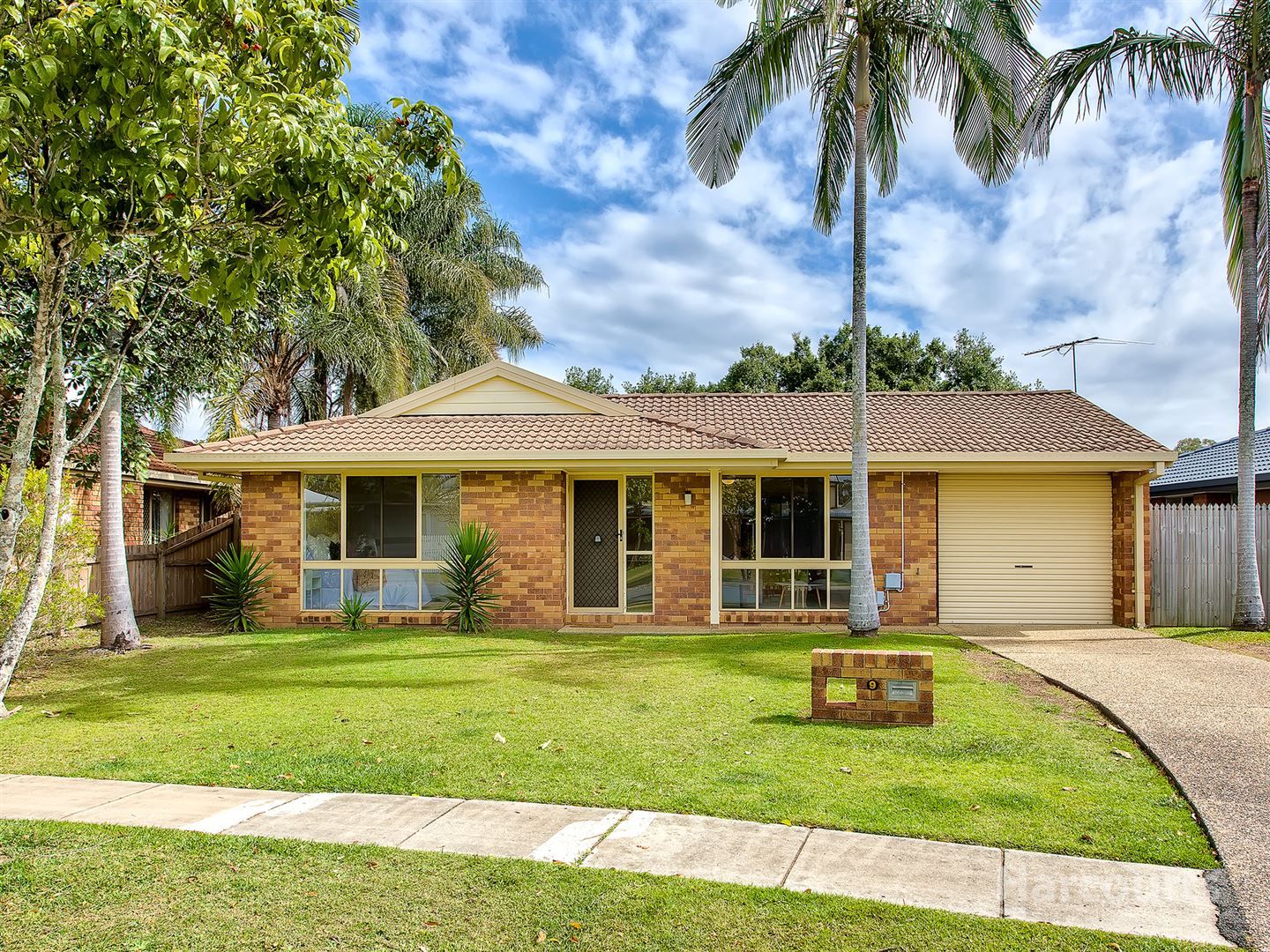 3 bedrooms House in 9 Desert Willow Way FITZGIBBON QLD, 4018