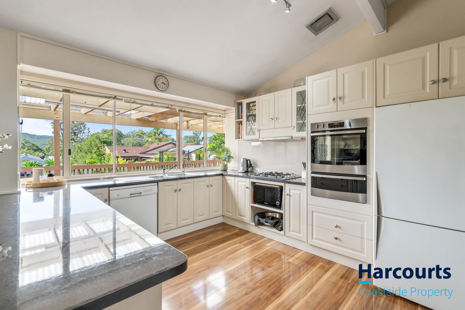 27 James Sea Drive, Green Point NSW 2251, Image 2