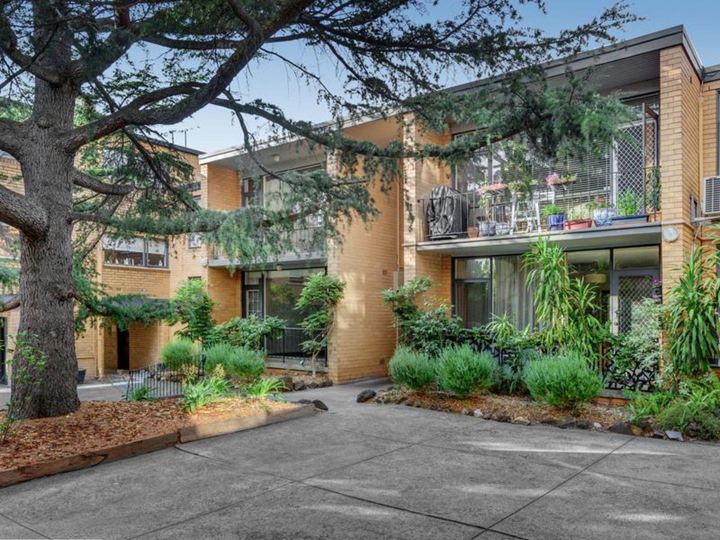 3 bedrooms Apartment / Unit / Flat in 6/32 Berkeley Street HAWTHORN VIC, 3122