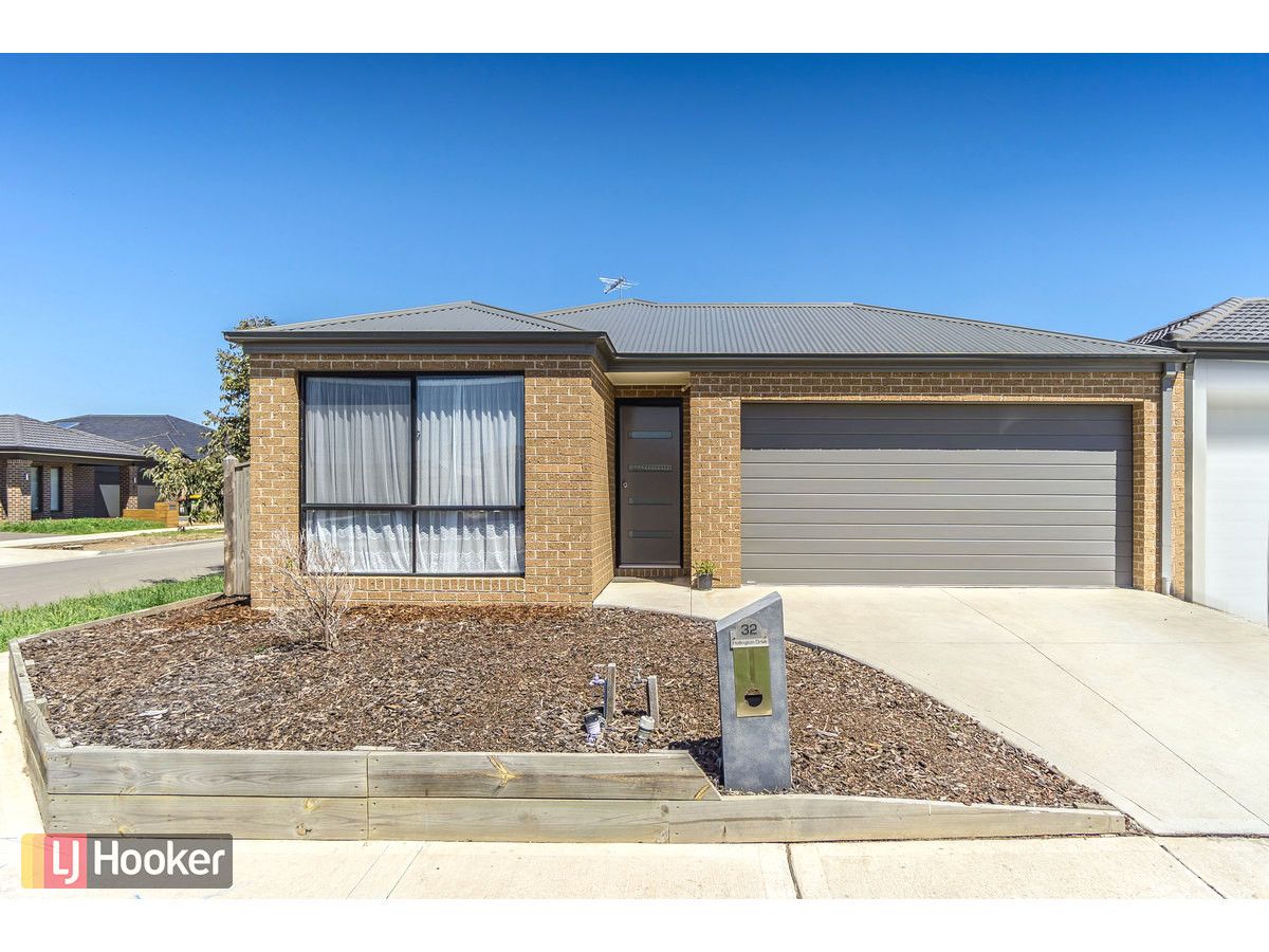 32 Hollington Drive, Mickleham VIC 3064, Image 2