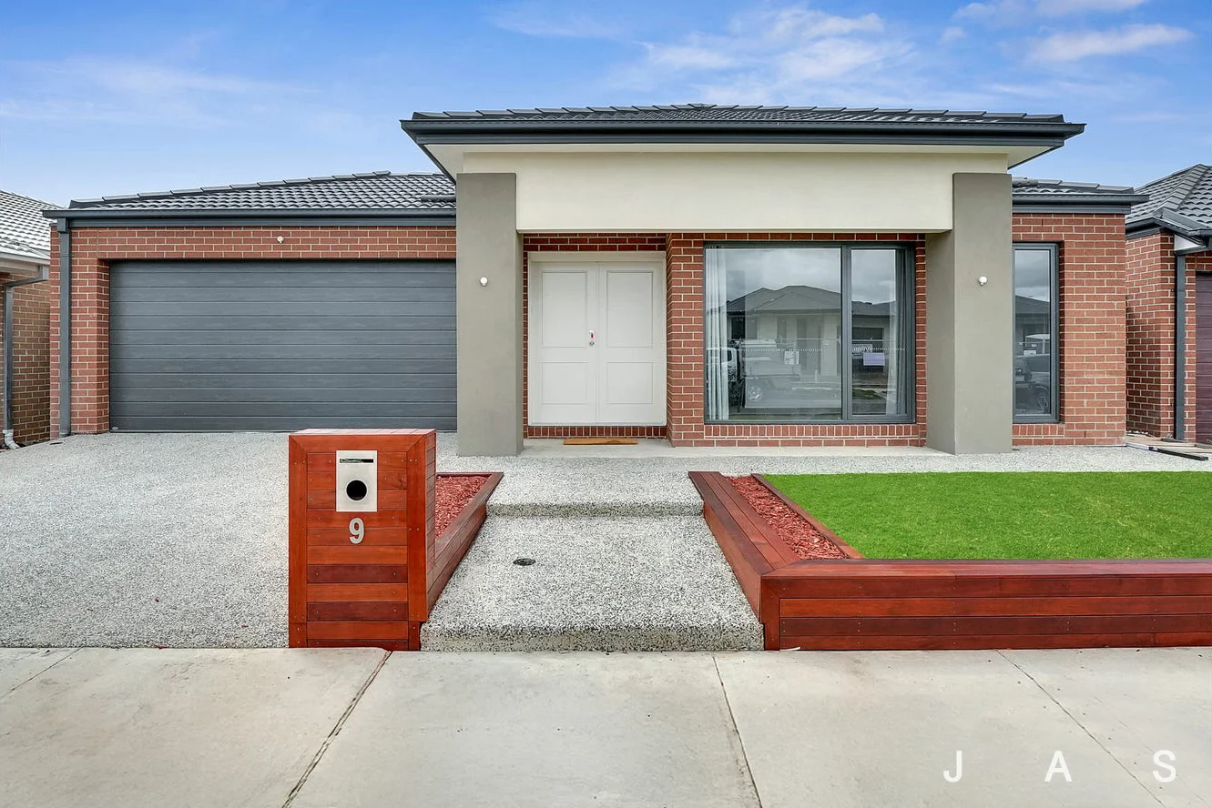 9 Anisata Way, Manor Lakes VIC 3024