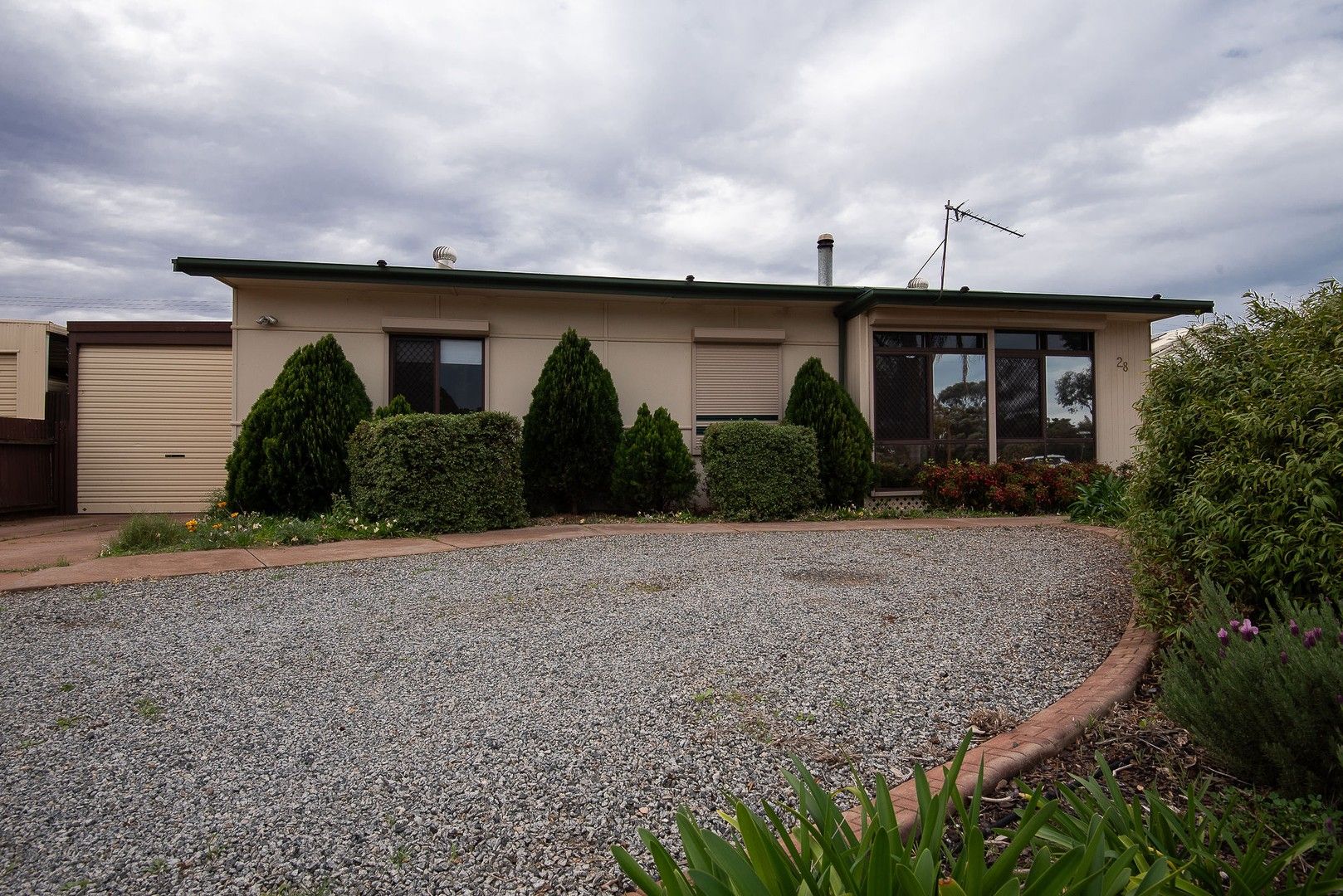 3 bedrooms House in 28 Mclennan Avenue WHYALLA NORRIE SA, 5608