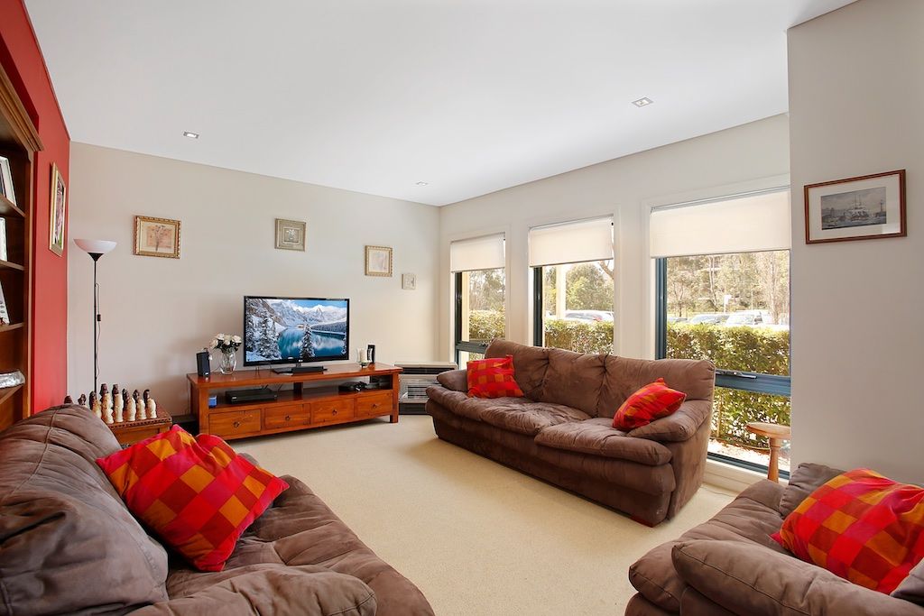 11 Centennial Drive, CAMPBELLTOWN NSW 2560, Image 2