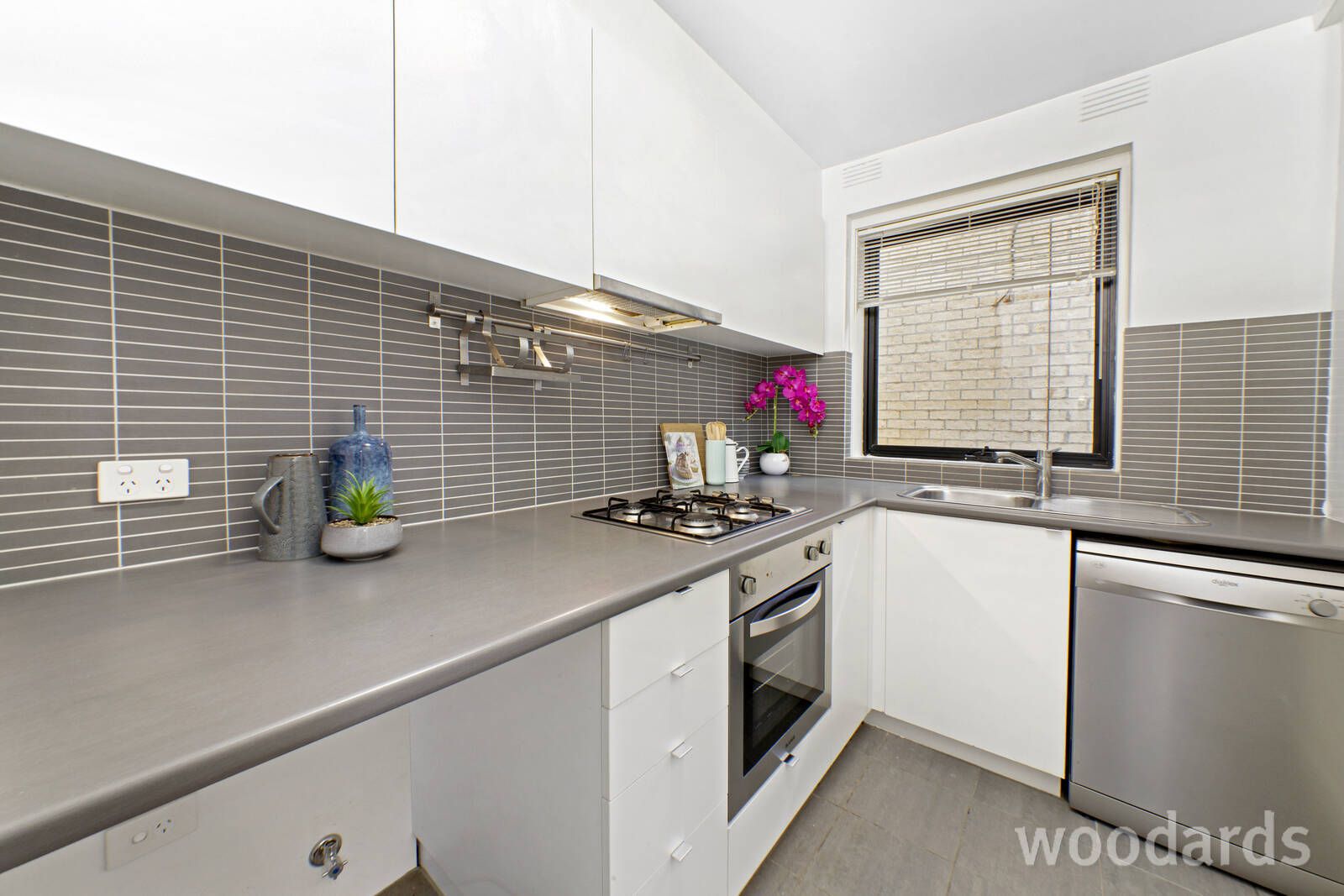 2/22 Sycamore Grove, Balaclava VIC 3183, Image 2