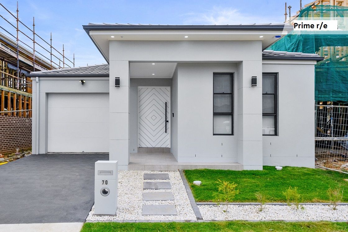 4 bedrooms House in 70 Arncliffe street MARSDEN PARK NSW, 2765