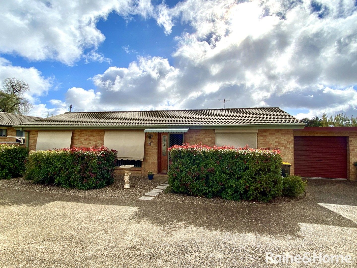 Units 1-3/44 Murringo Street, Young NSW 2594, Image 2