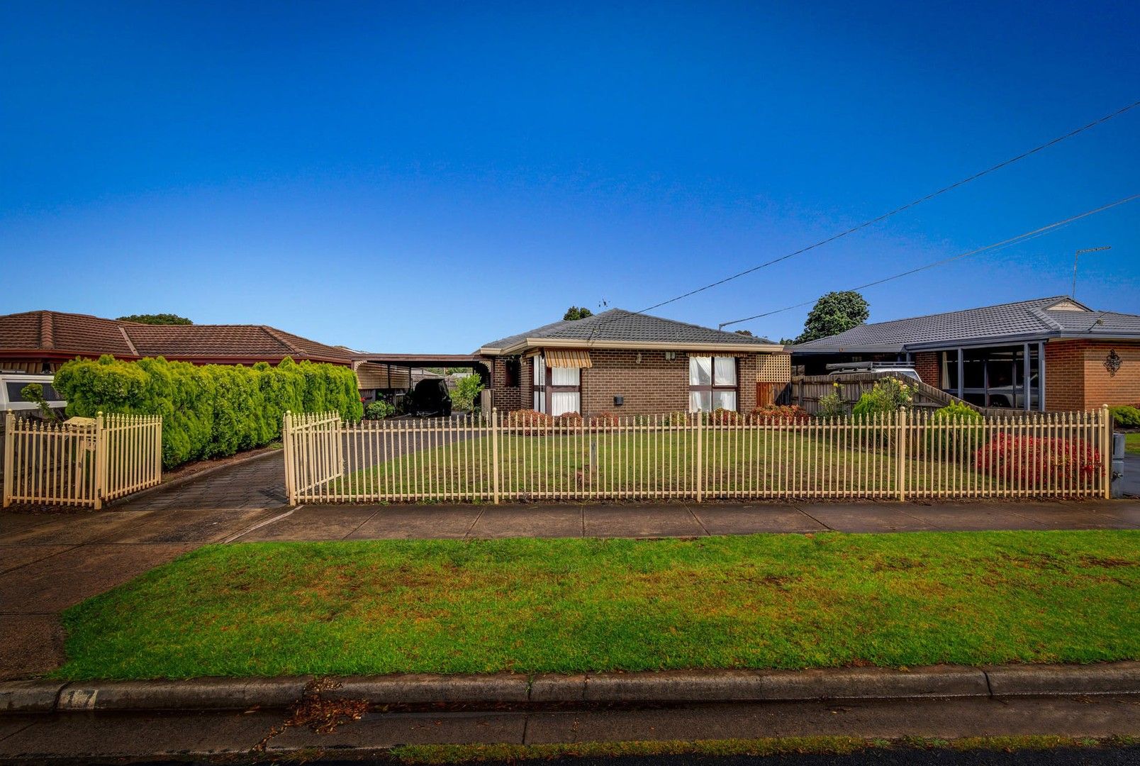 3 bedrooms House in 17 Christopher Cres MELTON VIC, 3337