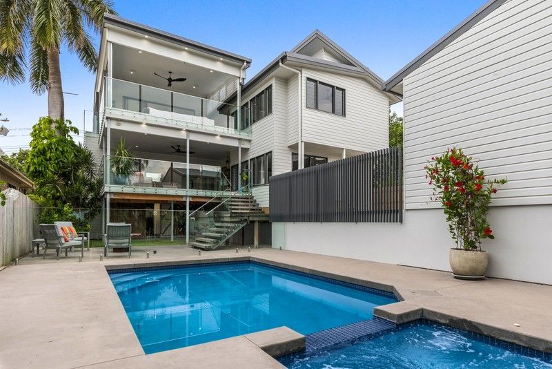 8 Ernest St, Kings Beach QLD 4551, Image 0