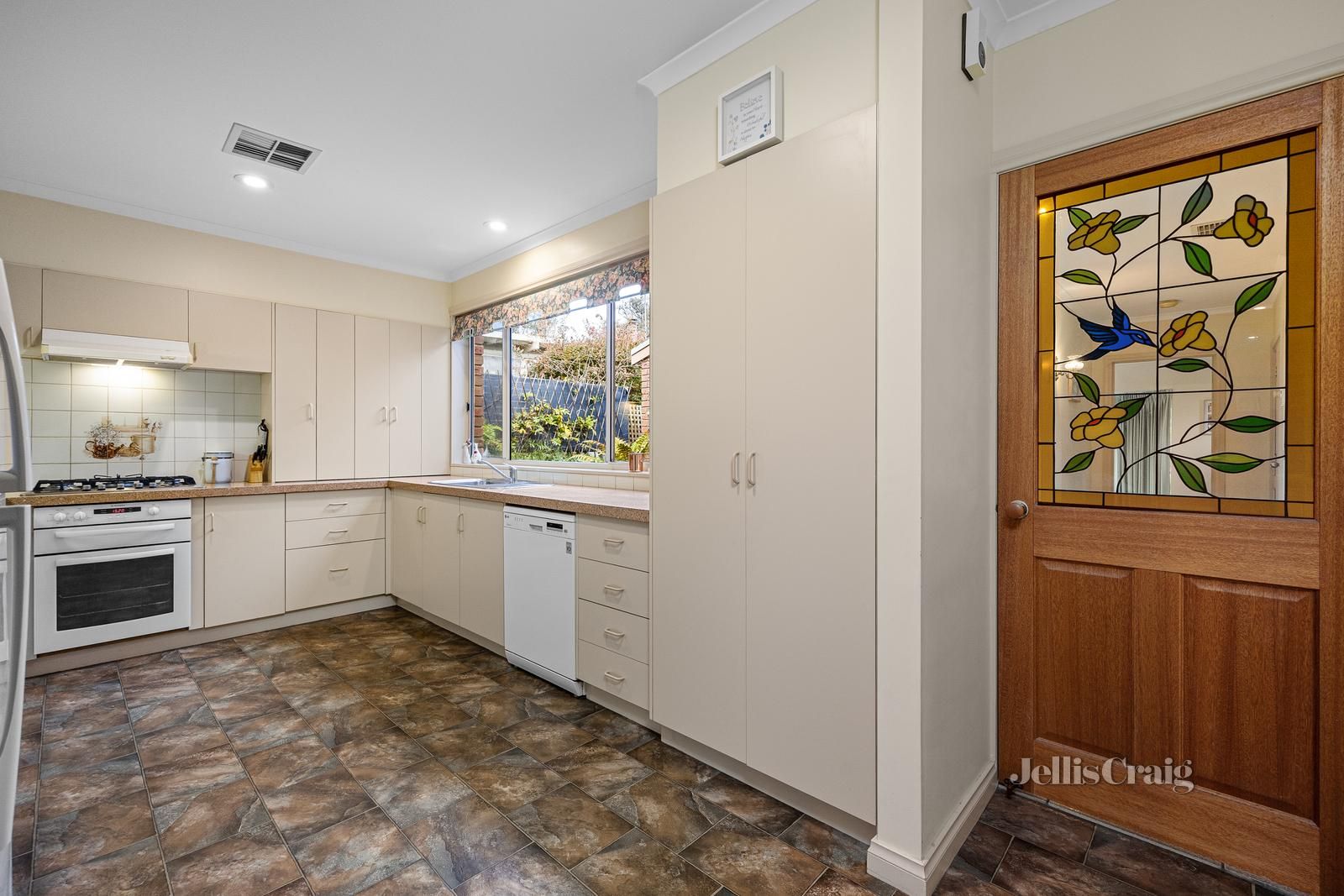 16 Denby Avenue, Sorrento VIC 3943, Image 2