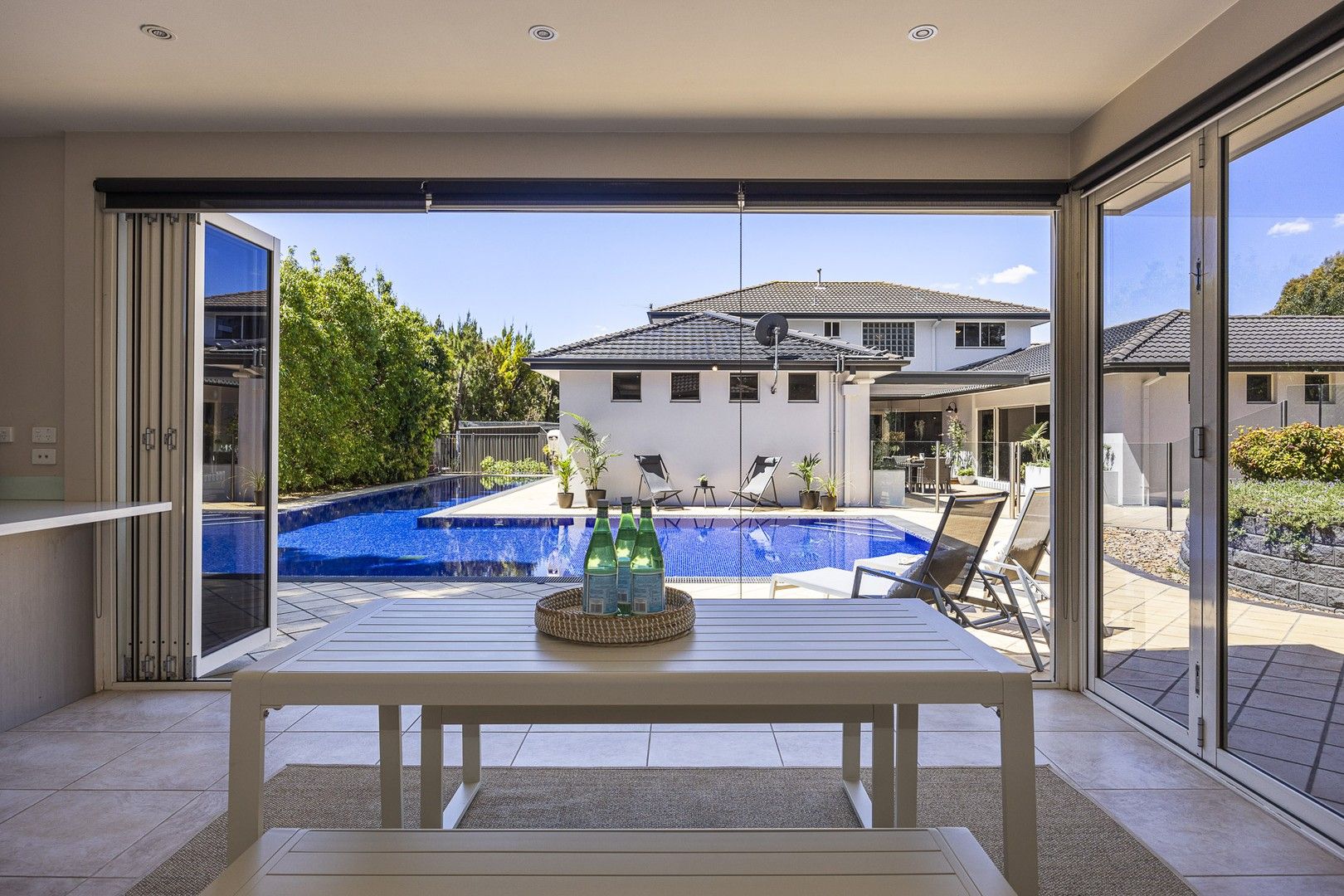 6 bedrooms House in 22 Sinclair Court MOUNT MARTHA VIC, 3934