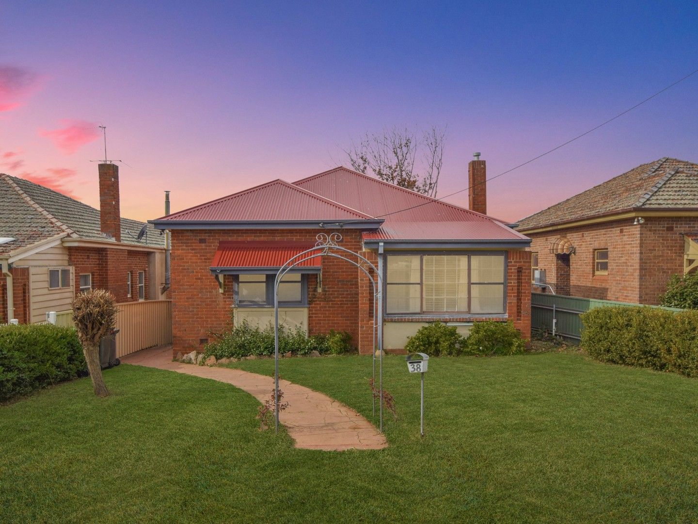 38 Yass Street, Young NSW 2594, Image 0