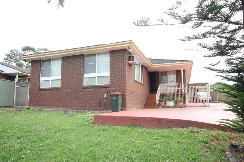 2 bedrooms House in 6a Stevenson Street WETHERILL PARK NSW, 2164