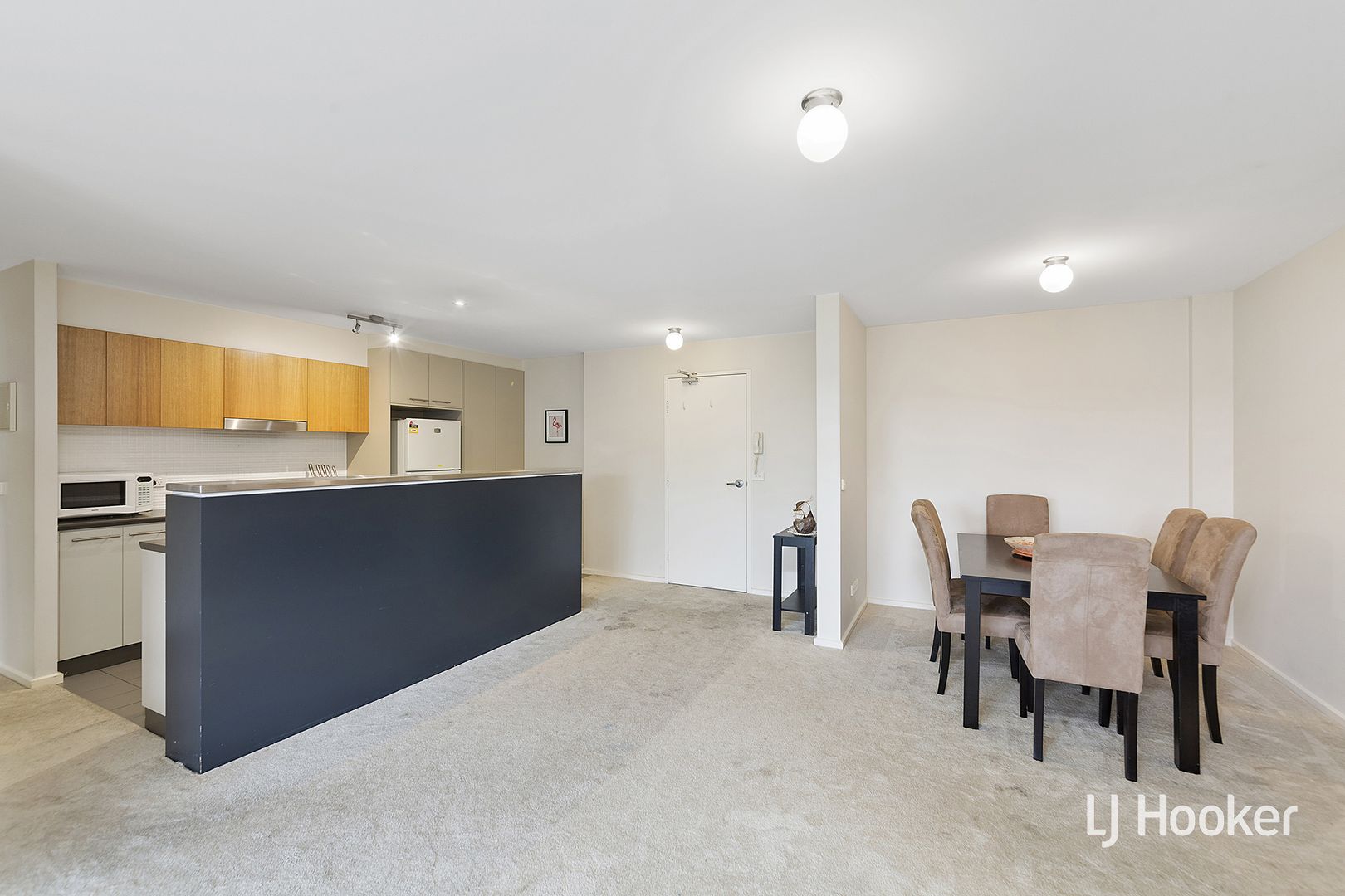 8/1 Beissel Street, Belconnen ACT 2617, Image 2