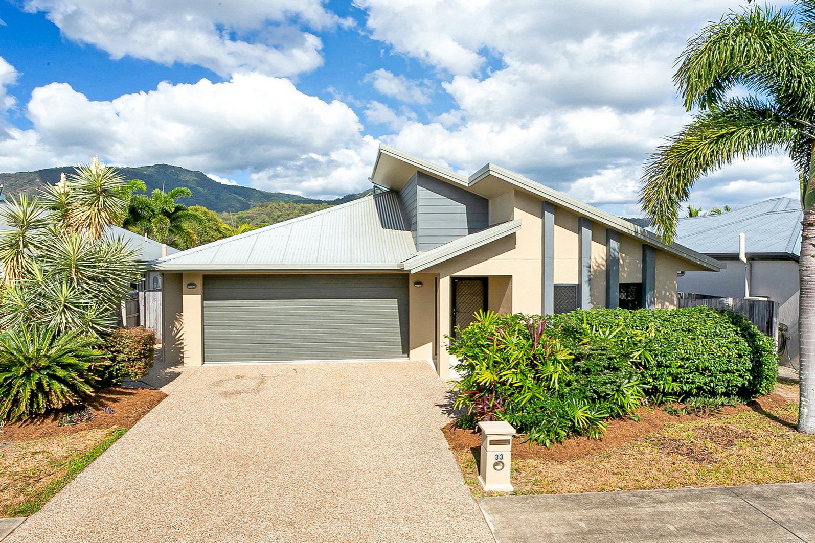 33 Thooleer Vista, Trinity Park QLD 4879