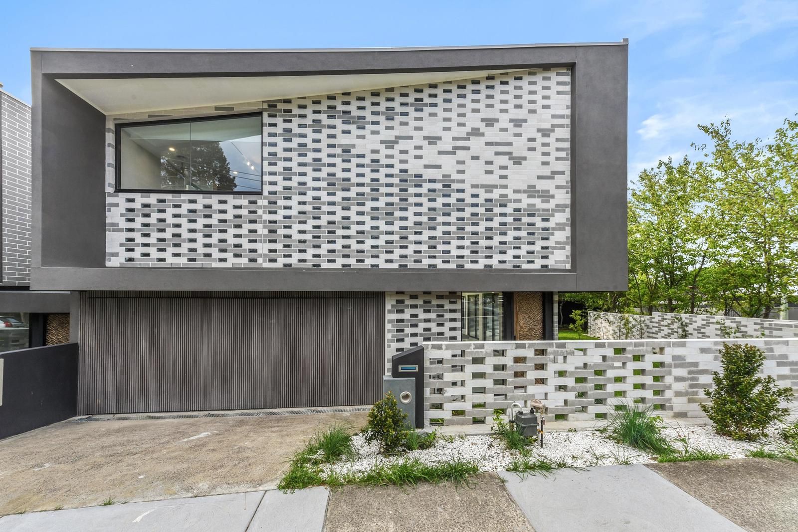 4 bedrooms House in 19 St Georges Crescent ASHBURTON VIC, 3147