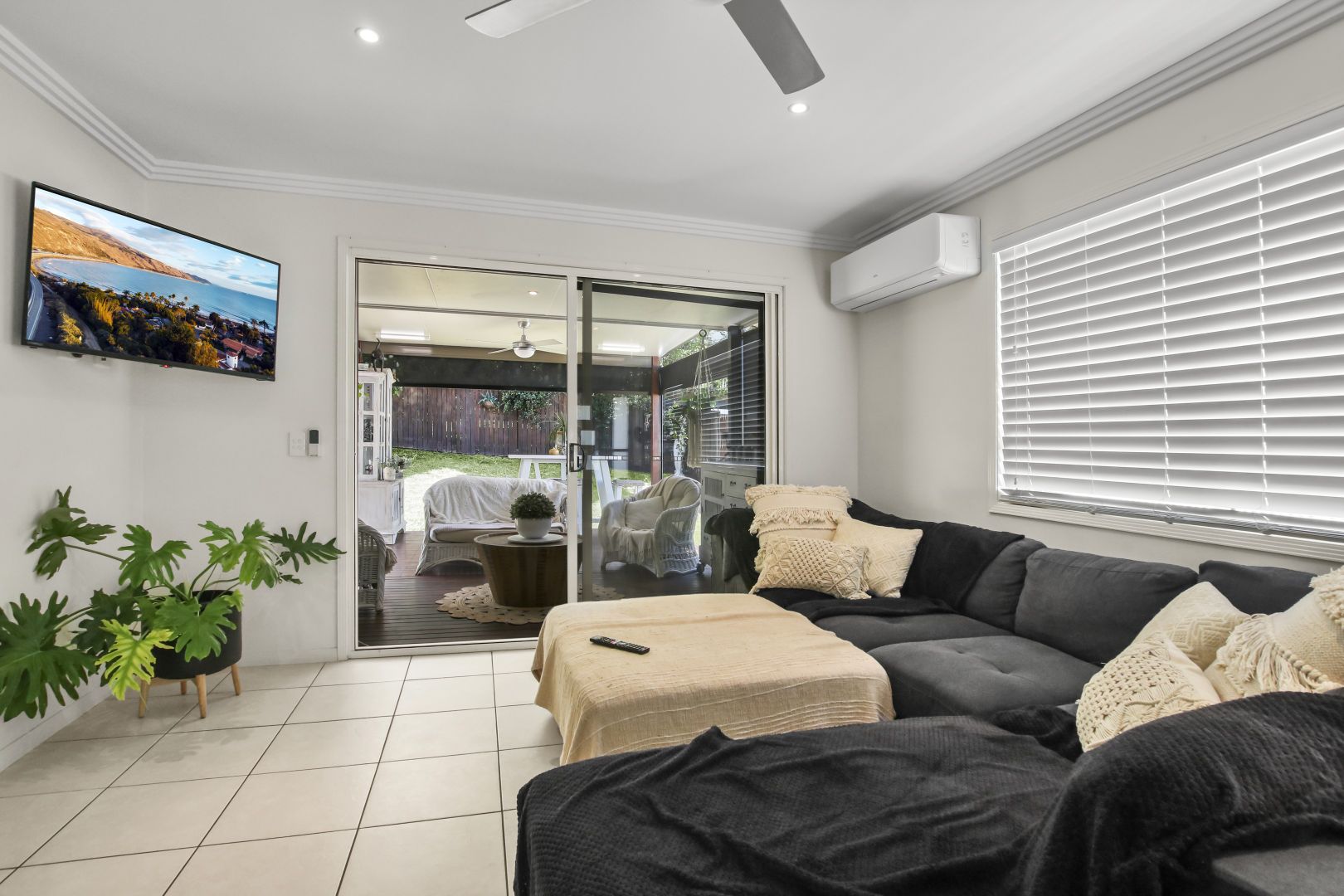 5 Lotte Place, Caloundra West QLD 4551, Image 2