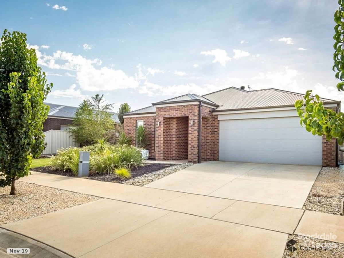 4 bedrooms House in 8 Thornbury Court SHEPPARTON VIC, 3630