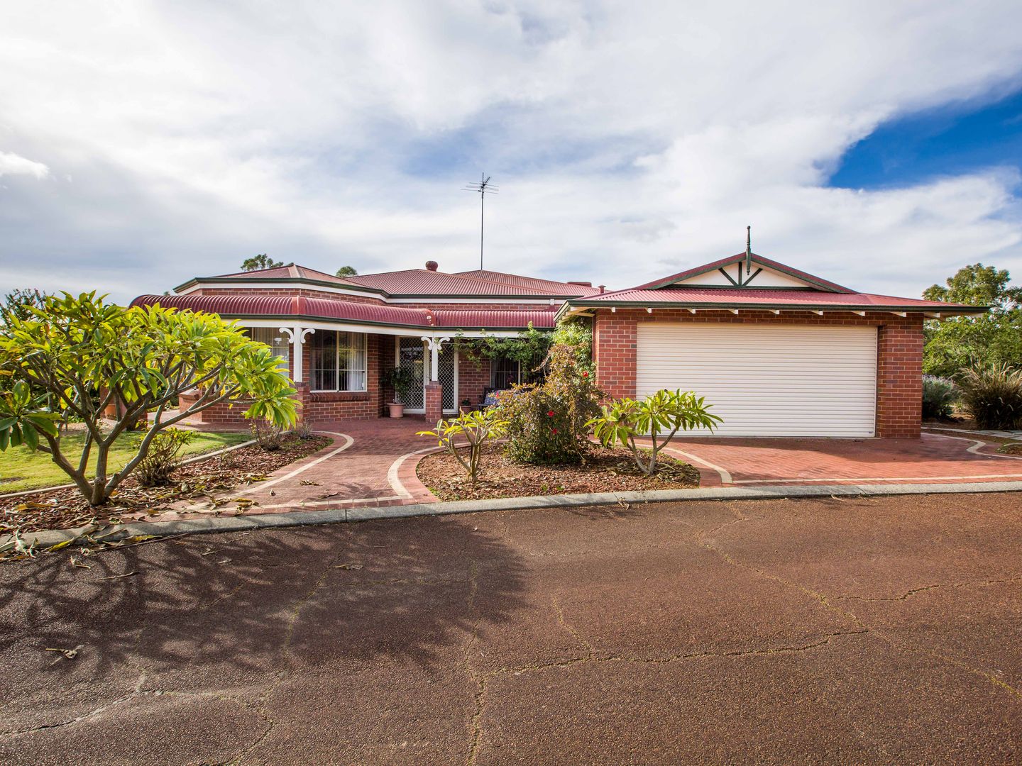 33 LOGUE ROAD, Harvey WA 6220 House For Sale Domain