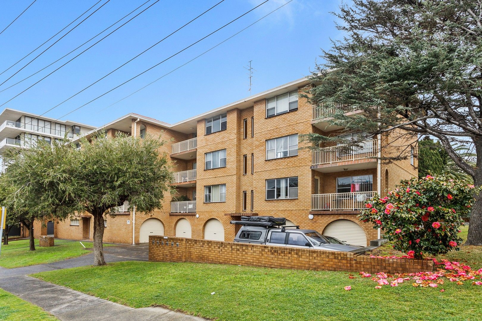 2 bedrooms Apartment / Unit / Flat in 1/39 Campbell Street WOLLONGONG NSW, 2500