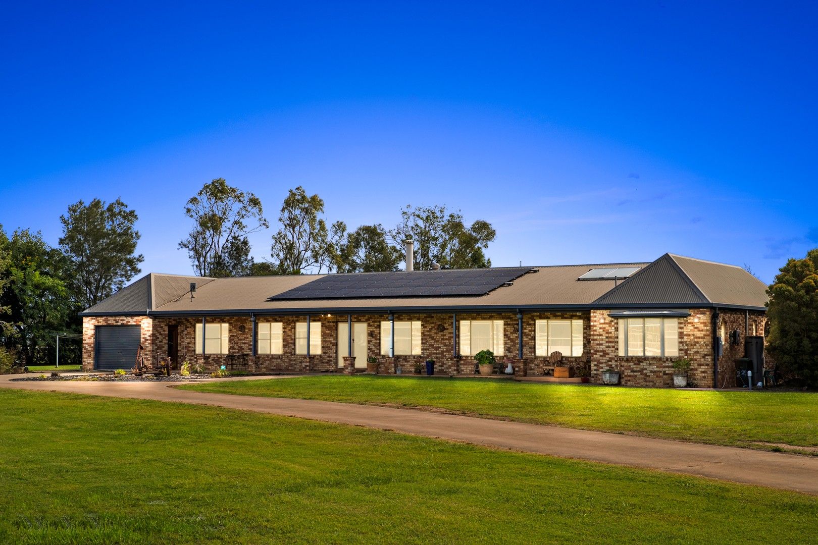 6 bedrooms House in 23 Walker Road GLENEAGLE QLD, 4285