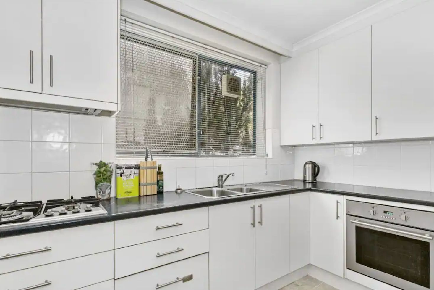 2 bedrooms Apartment / Unit / Flat in UNIT 2/16 MITFORD STREET ST KILDA VIC, 3182