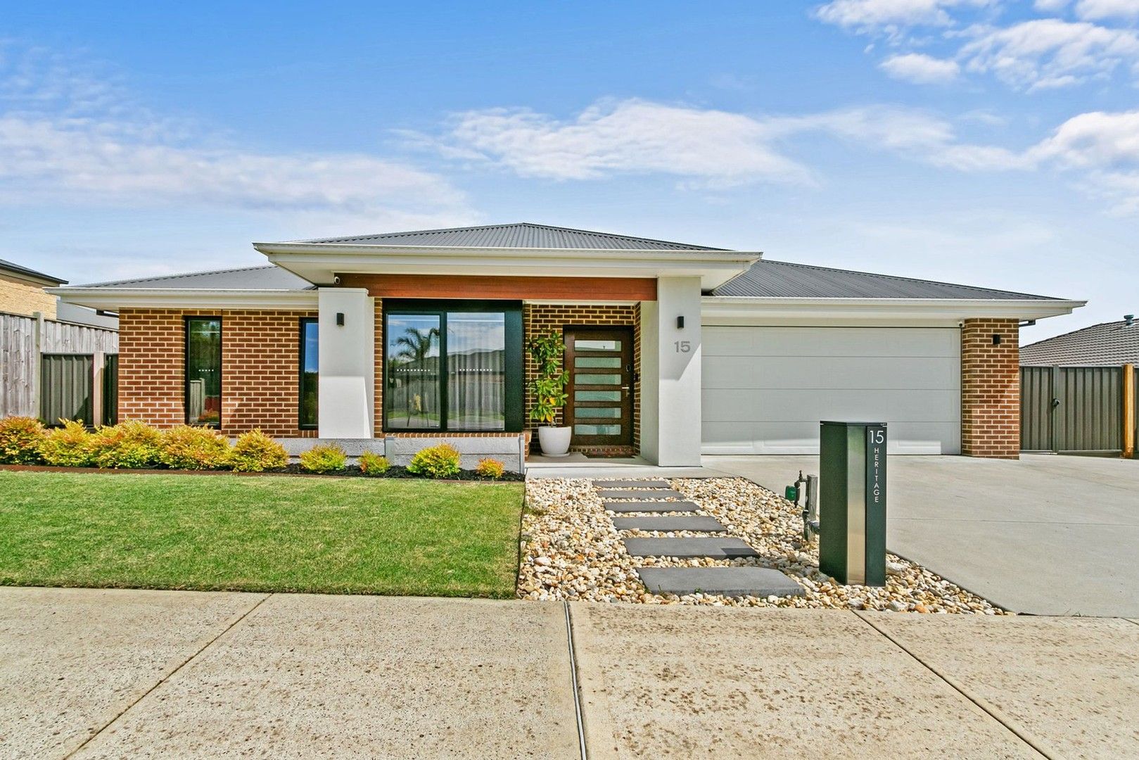 4 bedrooms House in 15 Heritage Boulevard MORWELL VIC, 3840