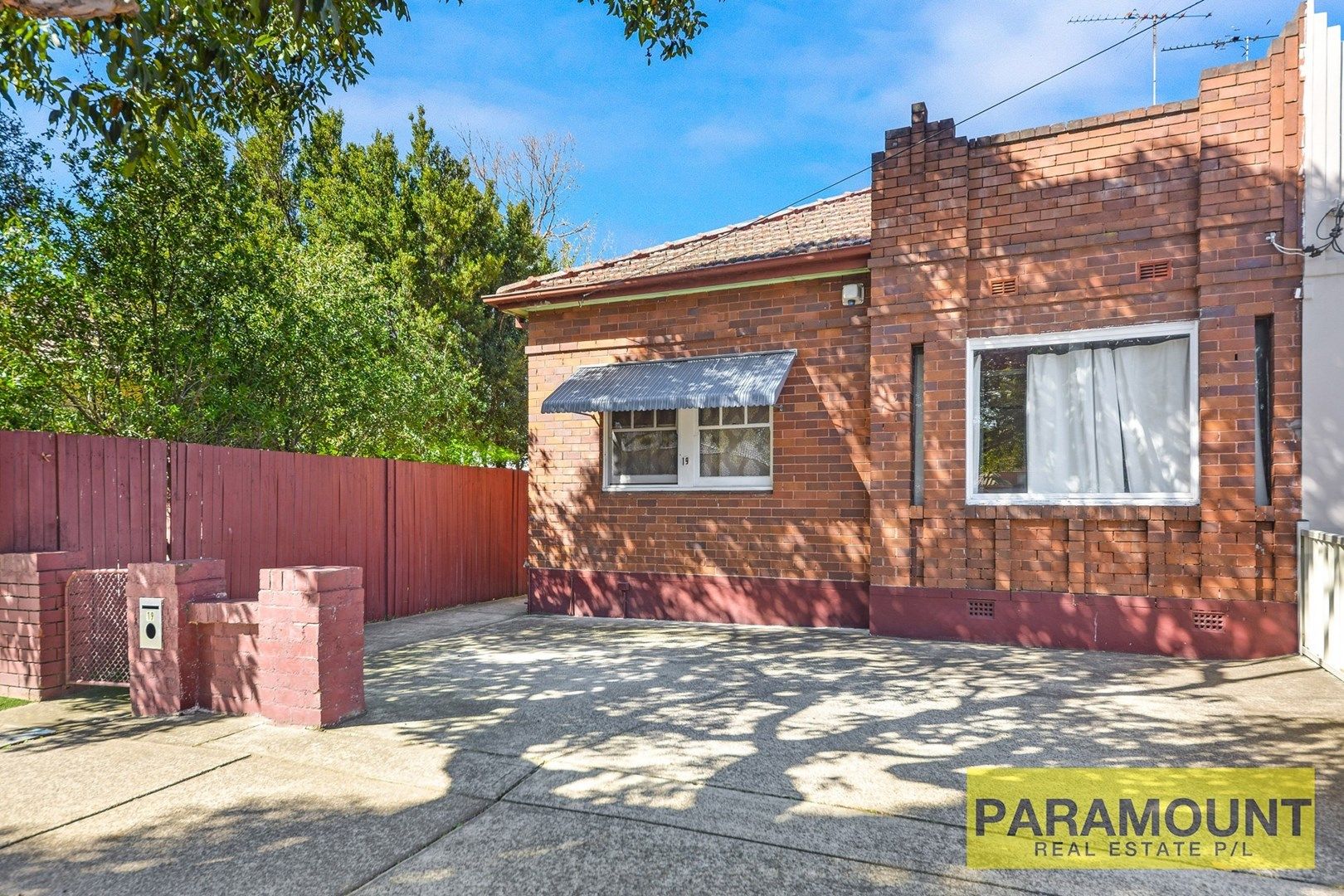 19 EDGBASTON ROAD, Beverly Hills NSW 2209, Image 0