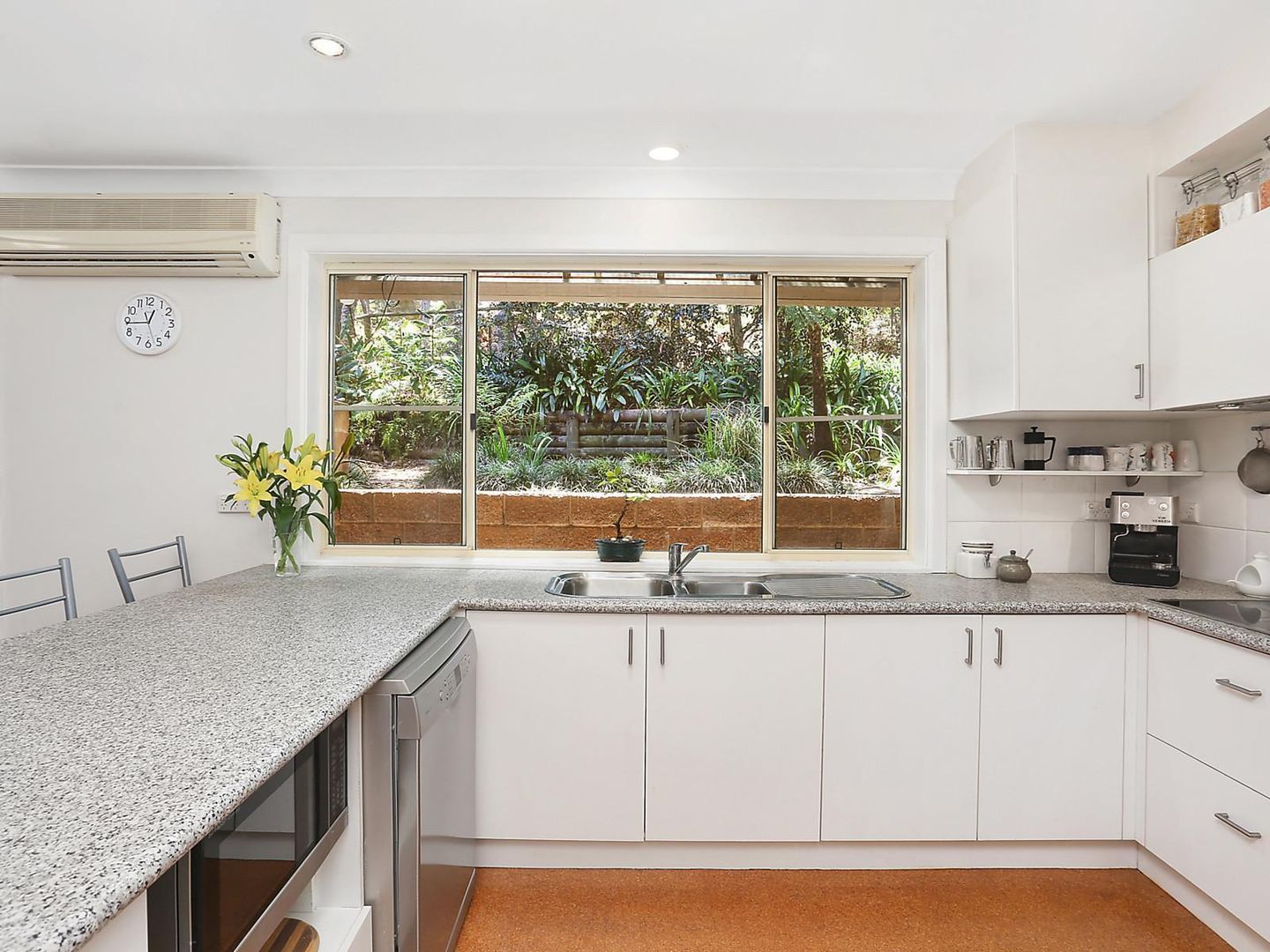 22 Peter Close, Hornsby Heights NSW 2077, Image 2