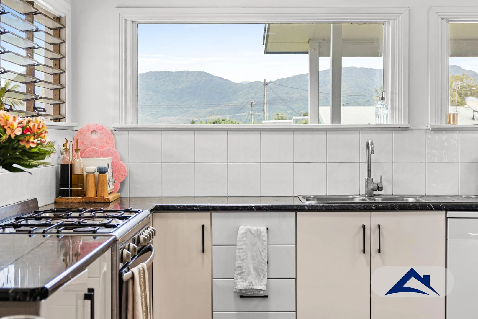 Additional image 4 of 11 Ascot Avenue, Westcourt QLD 4870