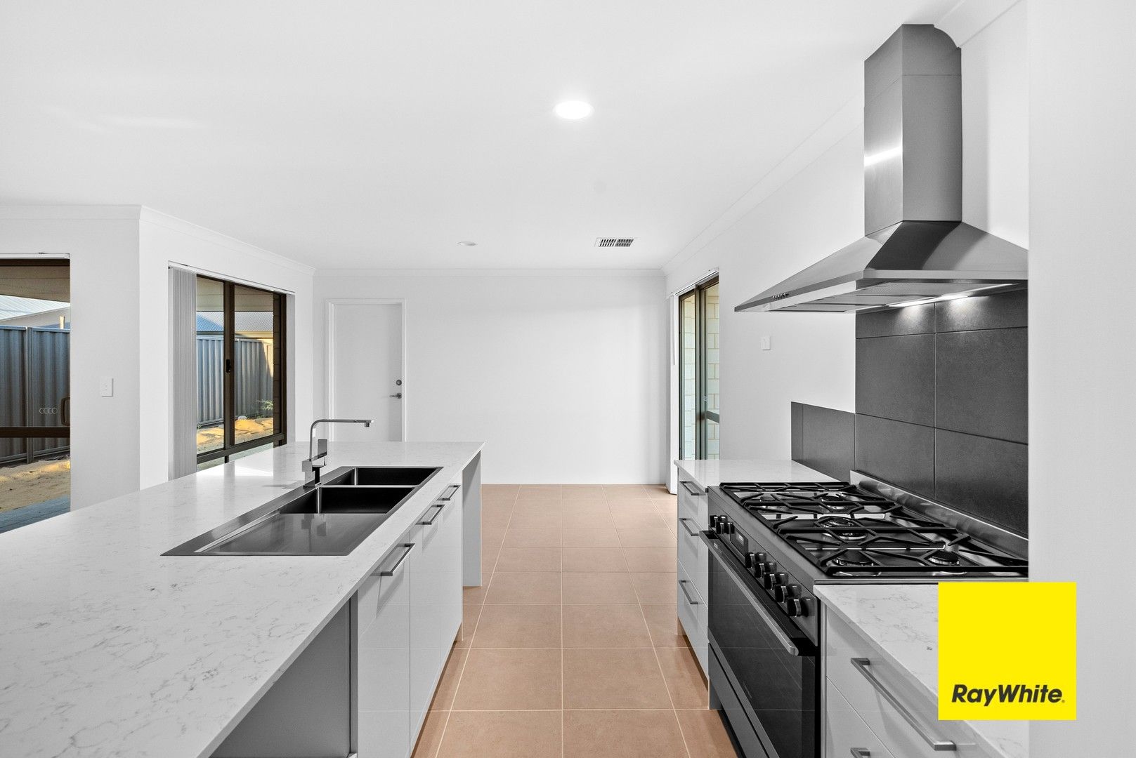 4 bedrooms House in 77 Lochern Road BALDIVIS WA, 6171