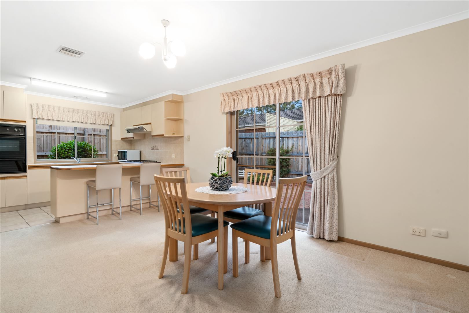 29A Highview Grove, Burwood East VIC 3151, Image 2