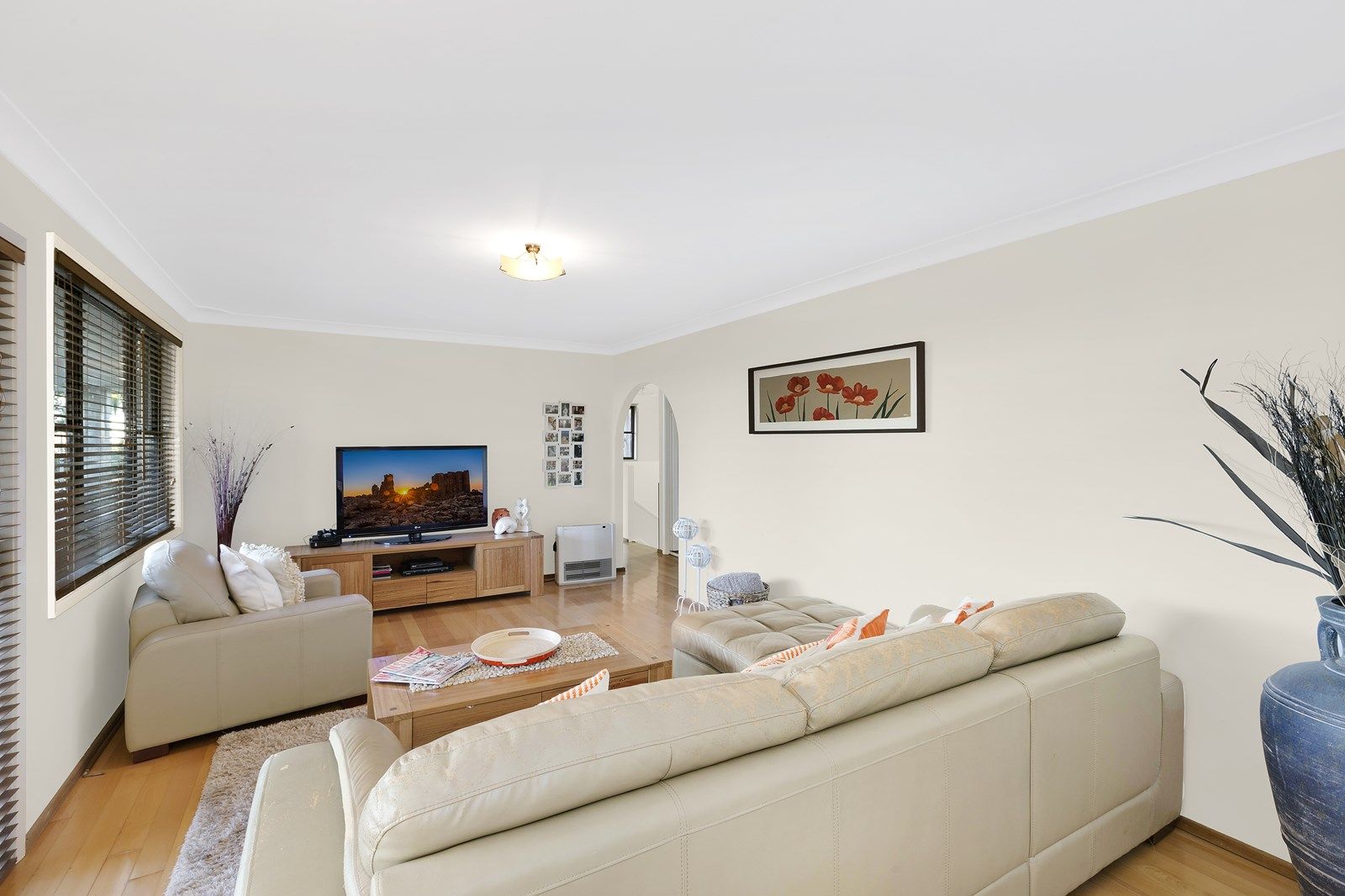 22 Jacqueline Avenue, Gorokan NSW 2263, Image 2