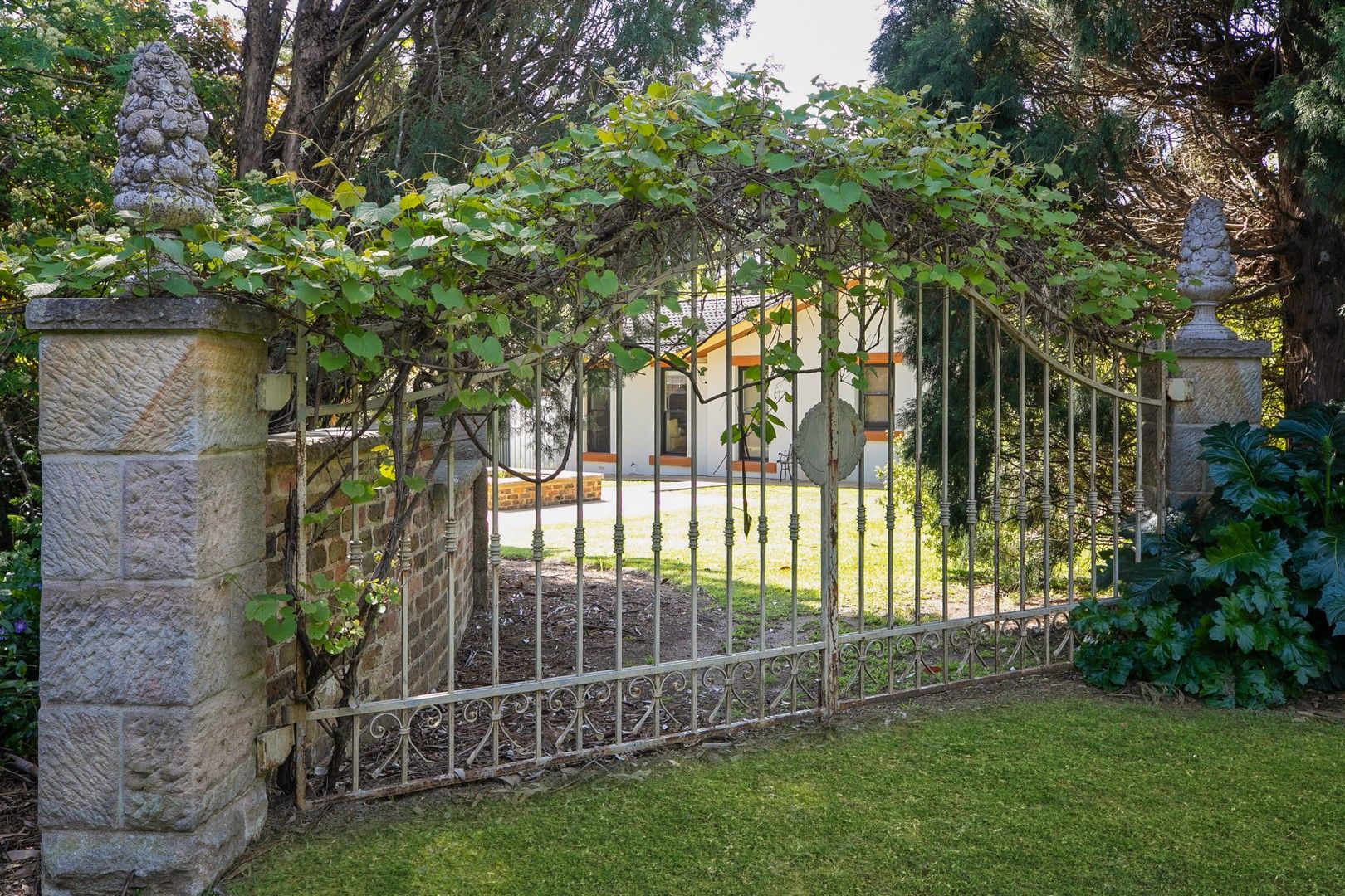 4 bedrooms House in 5A Links Road BURRADOO NSW, 2576