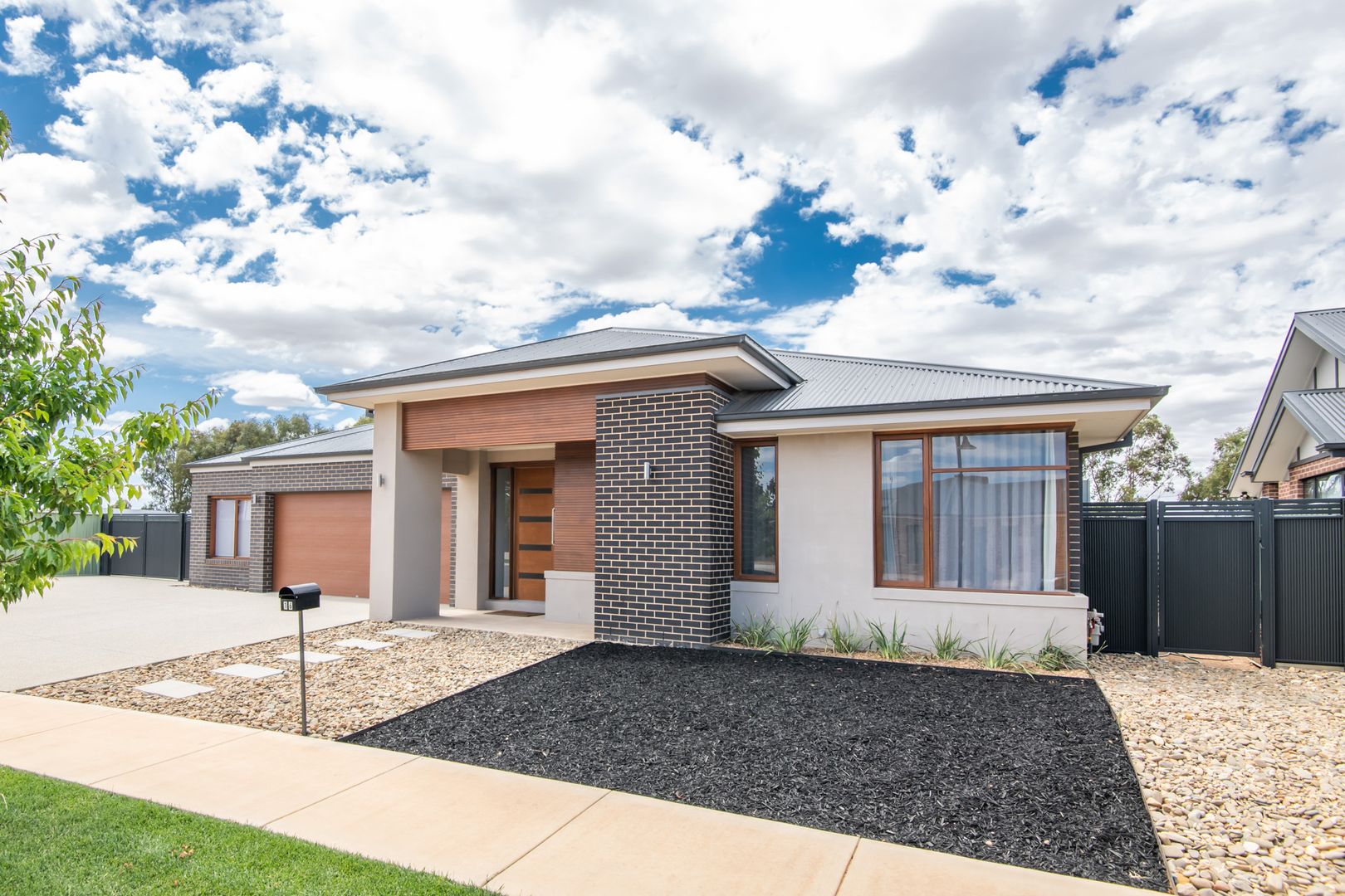 16 Cambridge Drive, Shepparton North VIC 3631 Domain