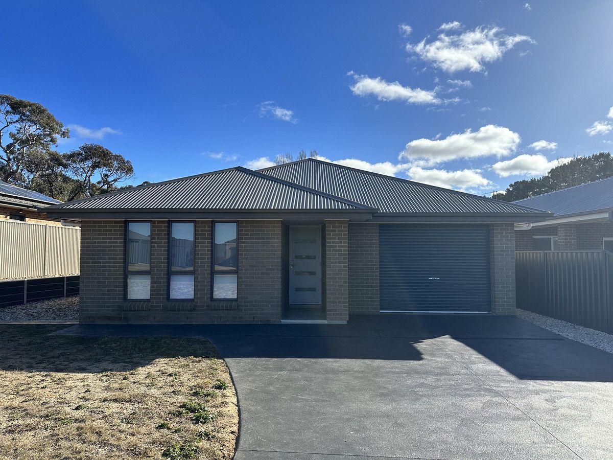4 bedrooms House in 5 Henning Crescent WALLERAWANG NSW, 2845